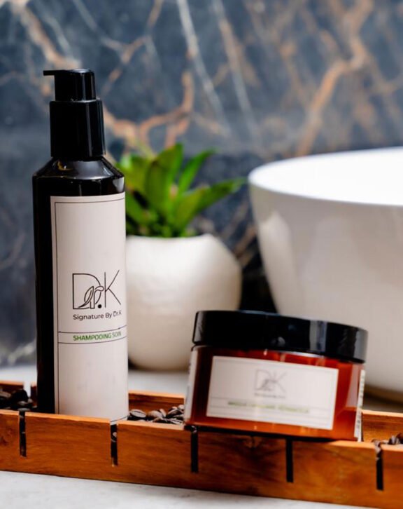 Une signature professionnelle dédiée à la beauté de la fibre capillaire. Purifier. Nourrir. Sublimer. Des formules d’exception, sans silicones, sans parabènes et sans sulfates.